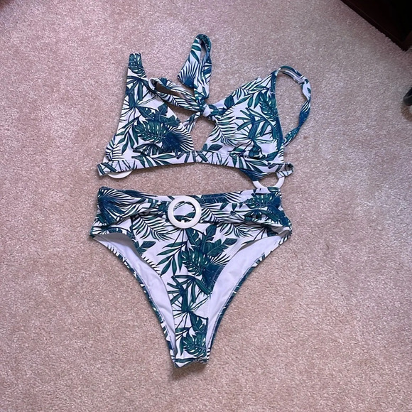 Cupshe bikini - Picture 1 of 3